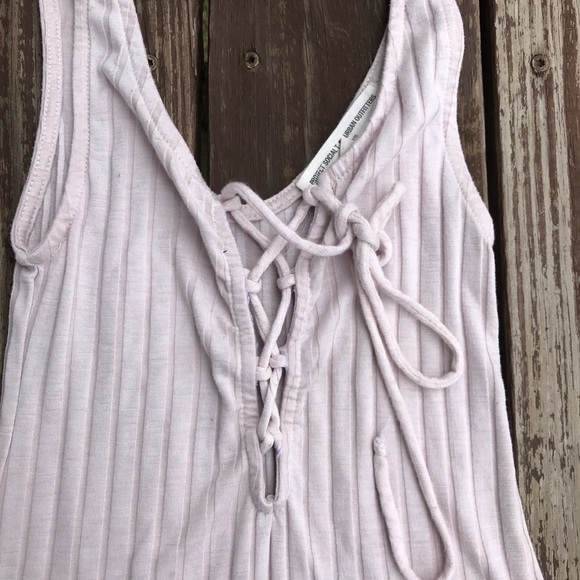 Urban Outfitters • Crop top - Picture 3 of 4